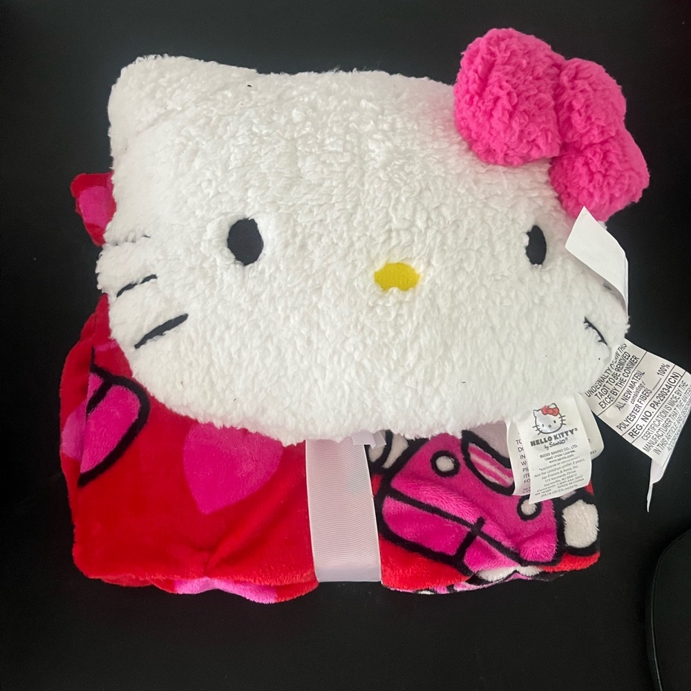 Hello Kitty, blanket and small pillow